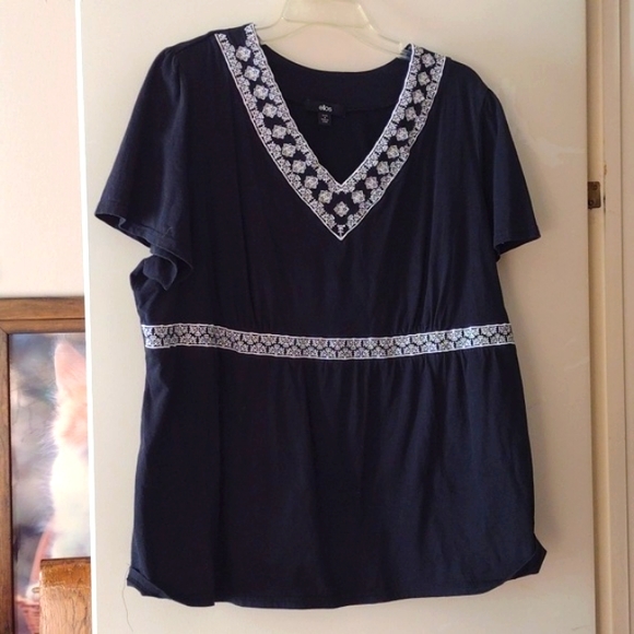 ellos Tops - Ellos Woman's Tshirt 1X